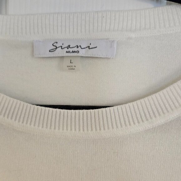 Large White Blouse - Open/Lace work sleeves - New - Picture 3 of 3